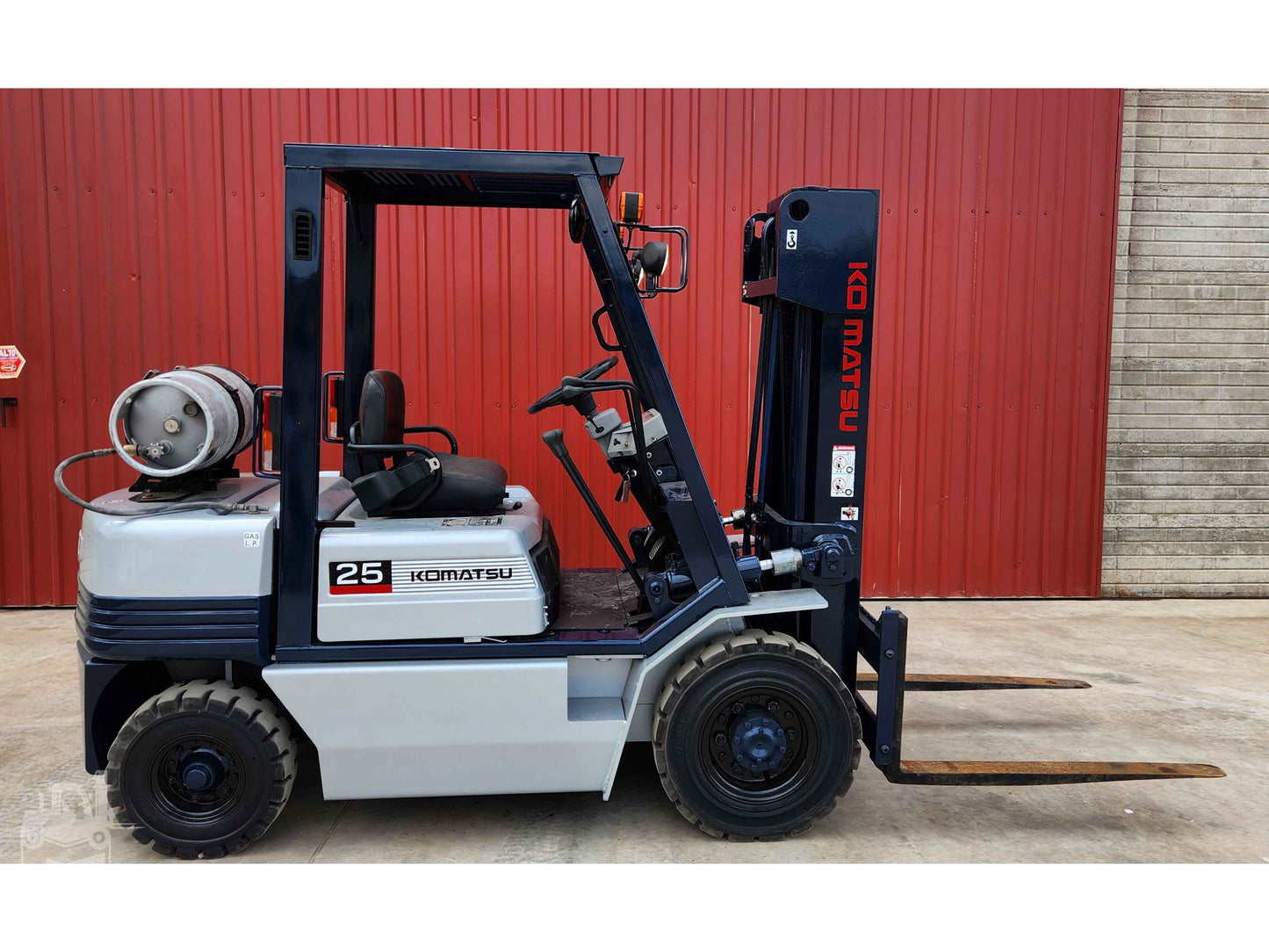 Montacargas Komatsu 25