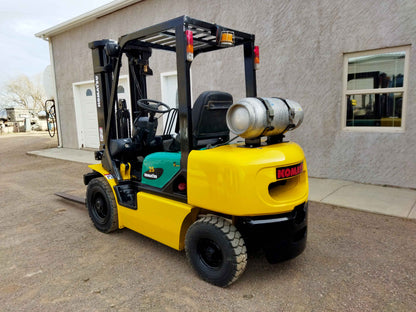Montacargas komatsu 25