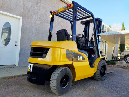 Montacargas Caterpillar P6000
