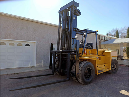 Montacargas Caterpillar 330